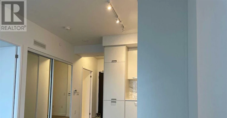 1615-10 Honeycrisp Crescent, Vaughan, ON, L4K 0M7 - 2