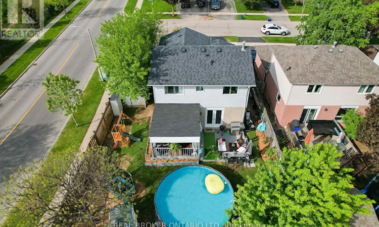 3260 Woodcroft Crescent