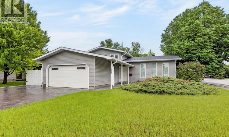 102 Allegretto Crescent