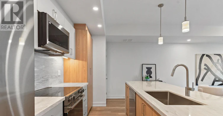 5-86 Kenwood Avenue, Toronto, ON, M6C 2S2 - 7