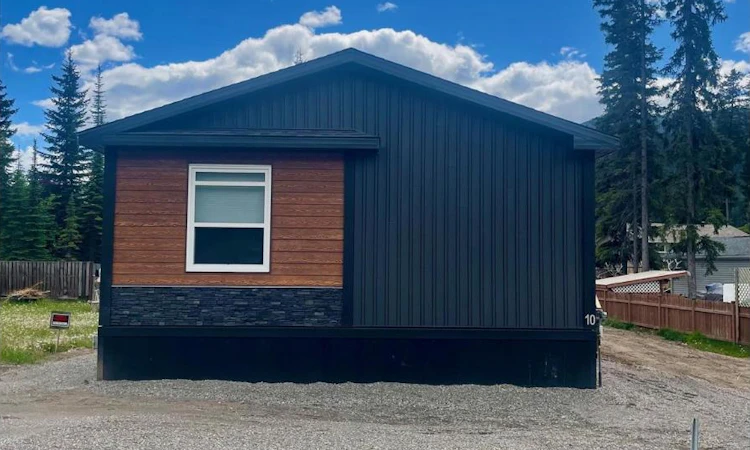 10 Chimo Crescent