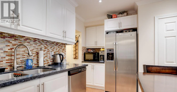MAIN-209 Coxwell Avenue, Toronto, ON, M4L 3B4 - 6