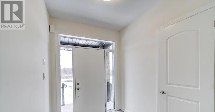 25 Garrett Styles Drive, Georgina, ON, L4P 0J1 - 3