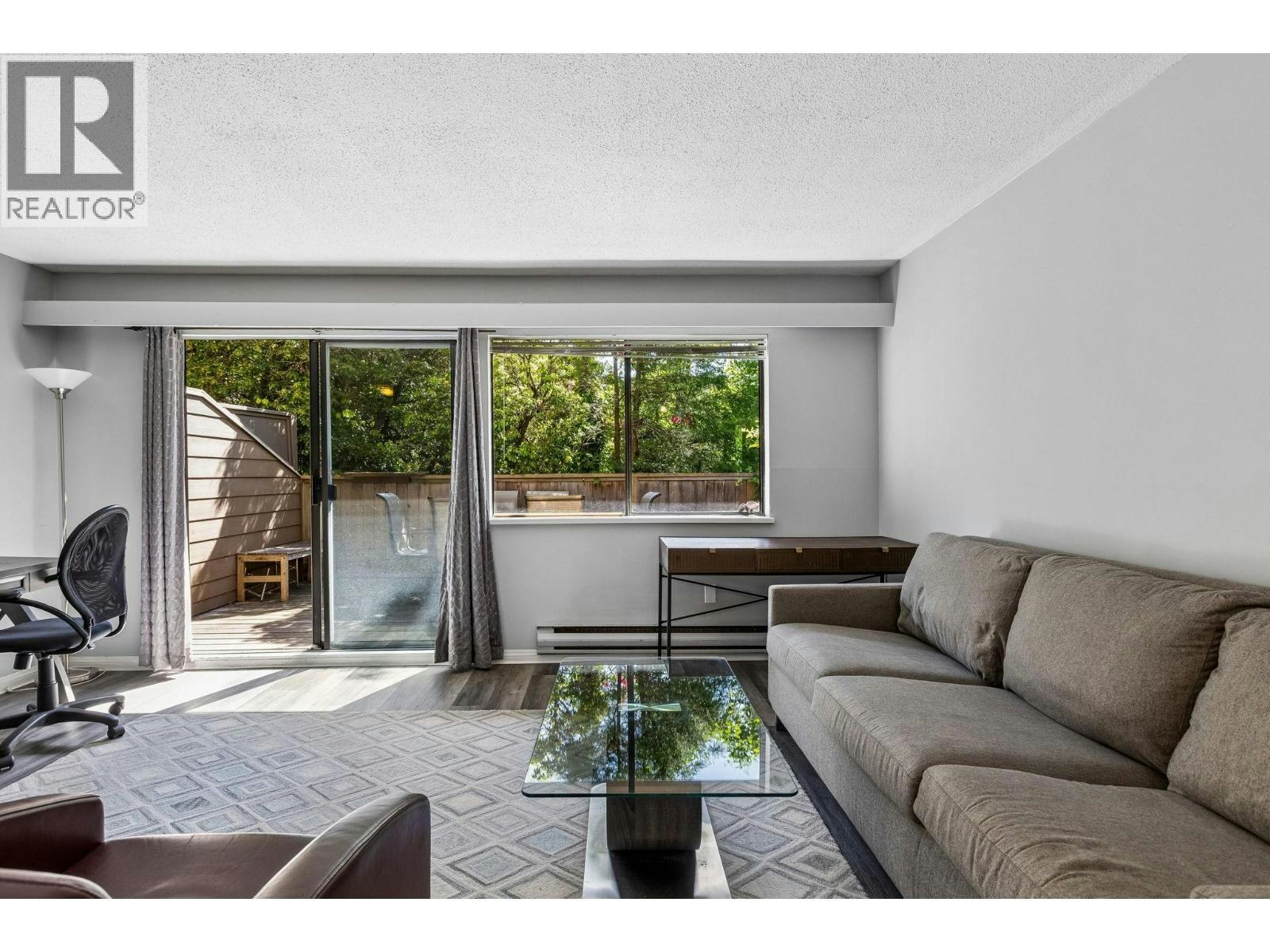 102-107 W 27th Street, North Vancouver, BC, V7N 4G5
