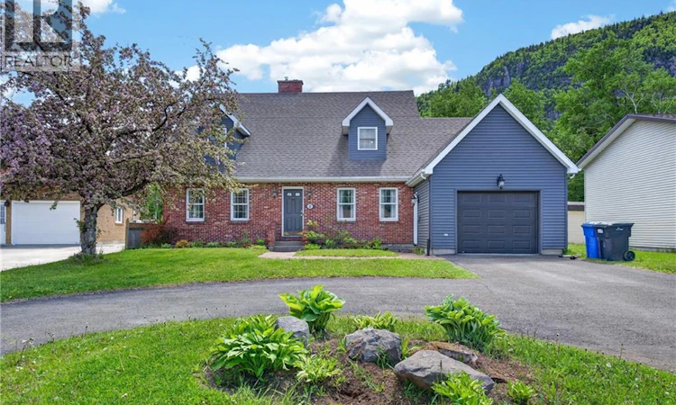 22 Walker Crescent