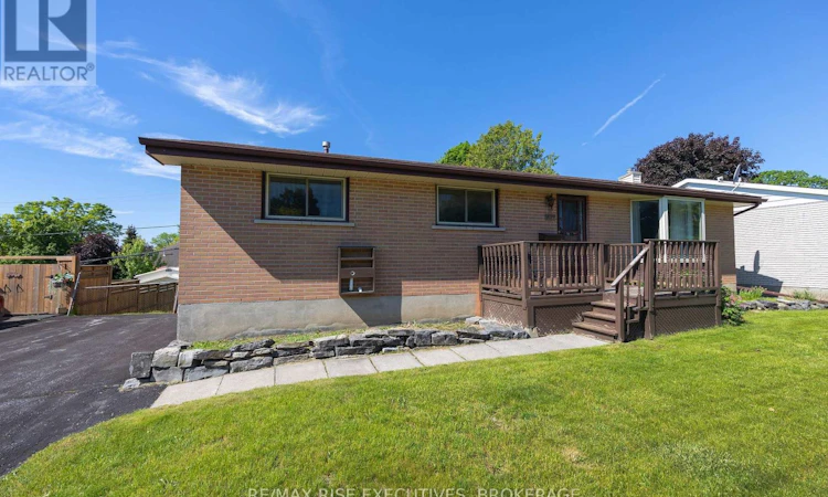 1055 Lincoln Drive
