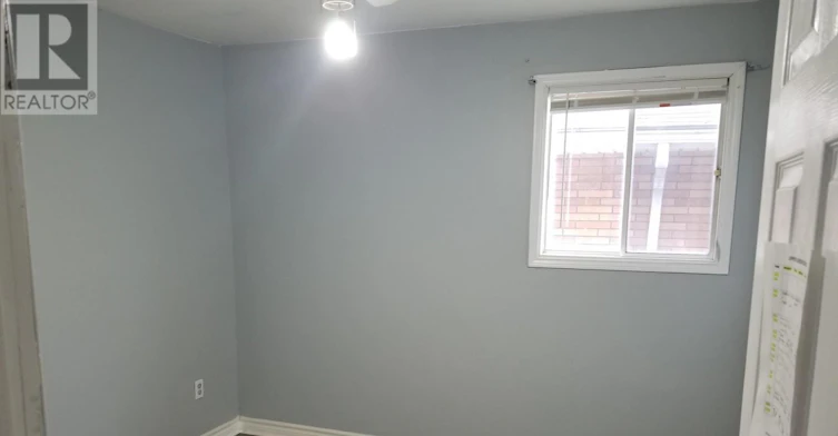 UPPER-426 Langlois Avenue, Windsor, ON, N9A 2G4 - 10