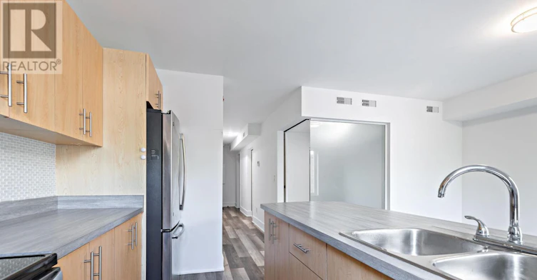 2B-1106 St Clair Avenue W, Toronto, ON, M6E 1A7 - 4