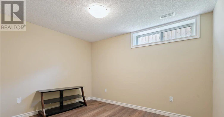 1302 14th Avenue E, Owen Sound, ON, N4K 0A1 - 44