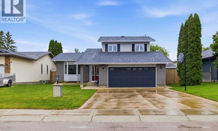 142 Neusch Crescent