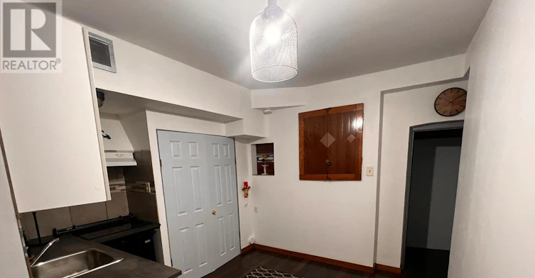 B-745 Lakeshore Road E, Mississauga, ON, L5E 1C6 - 2