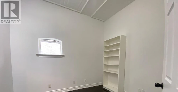 UPR. FR-385 Jane Street, Toronto, ON, M6S 3Z3 - 10