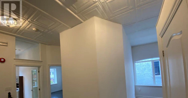 UPR. FR-385 Jane Street, Toronto, ON, M6S 3Z3 - 18
