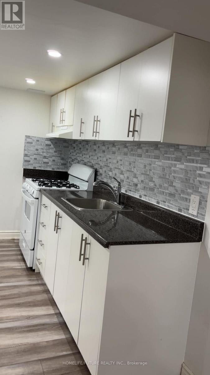 17 Villeneuve Crescent, London, ON, N5V 1M7 - 4
