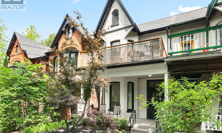 33 Lakeview Avenue