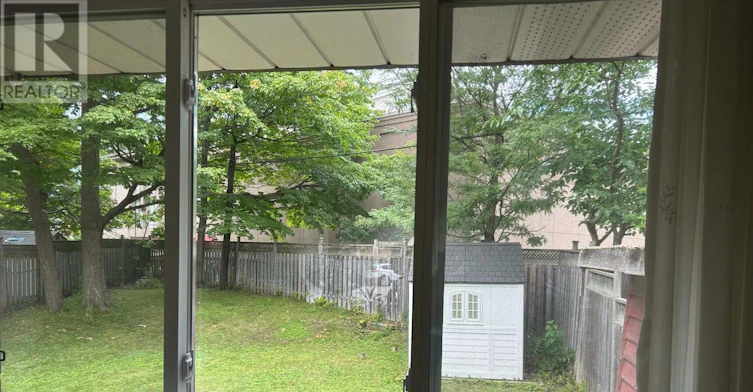 16 Highhill Drive, Toronto, ON, M1T 1N6 - 4