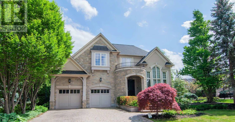 678 St. Nicholas Court, Mississauga, ON, L5H 4M5