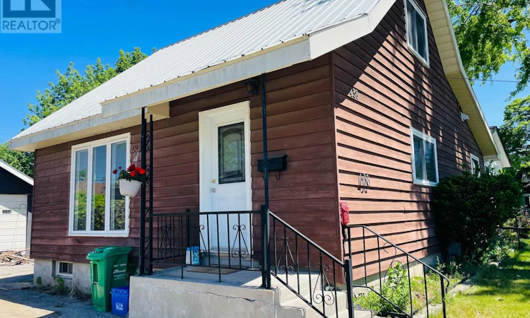 438 Rose Avenue