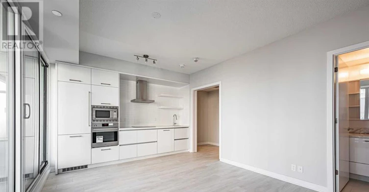 1701-2221 Yonge Street, Toronto, ON, M4S 0B8