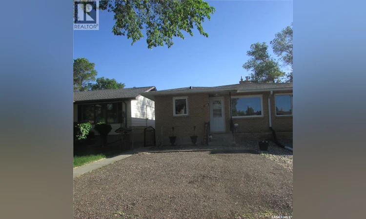320 Froom Crescent