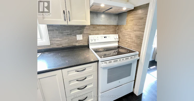 19 Blair Crescent, Barrie, ON, L4M 5Y7 - 15