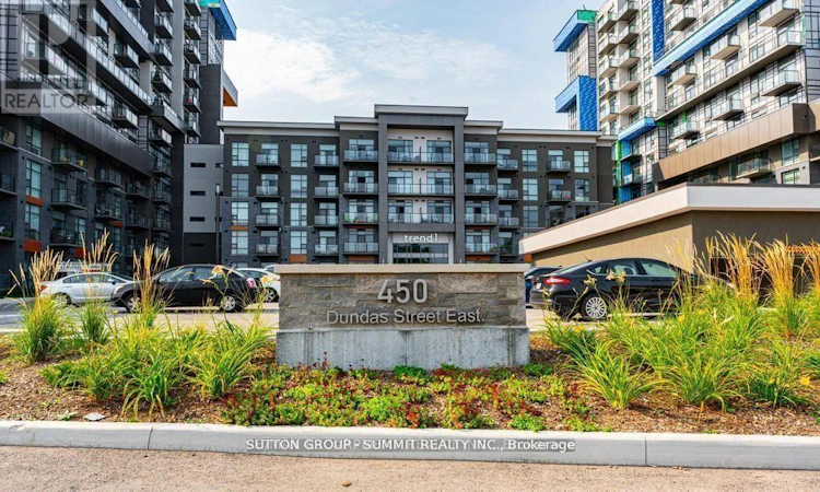 617-450 Dundas Street E