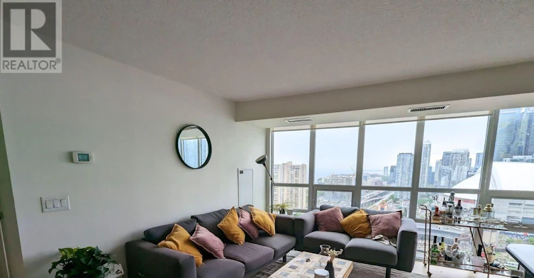 3302-19 Grand Trunk Crescent, Toronto, ON, M5J 3A3 - 2
