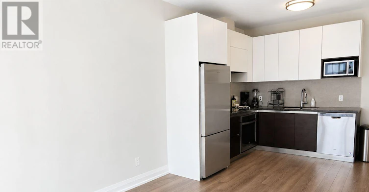 609-25 Water Walk Drive, Markham, ON, L6G 0G3 - 9