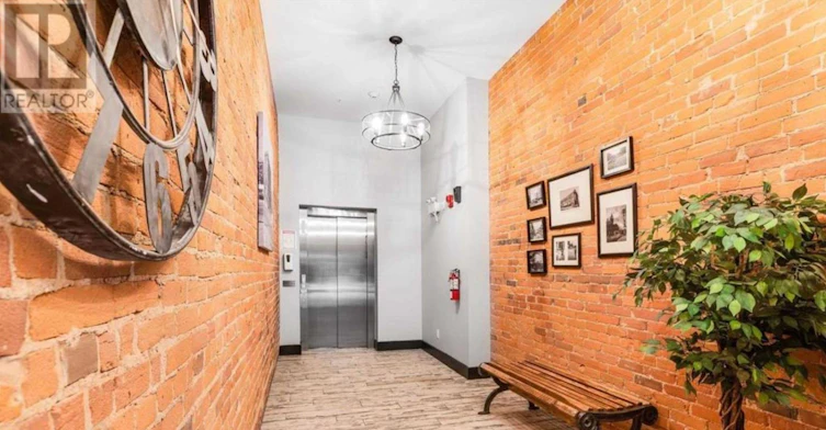 210-2870 Dundas Street W, Toronto, ON, M6P 1Y8 - 2