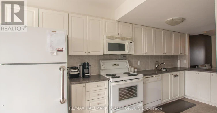 33-330 Cresthaven Drive, Ottawa, ON, K2G 6W3 - 3