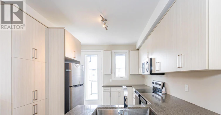 941 Manhattan Way, London, ON, N6G 0J7 - 10