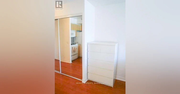 2914-763 Bay Street, Toronto, ON, M5G 2R3 - 10