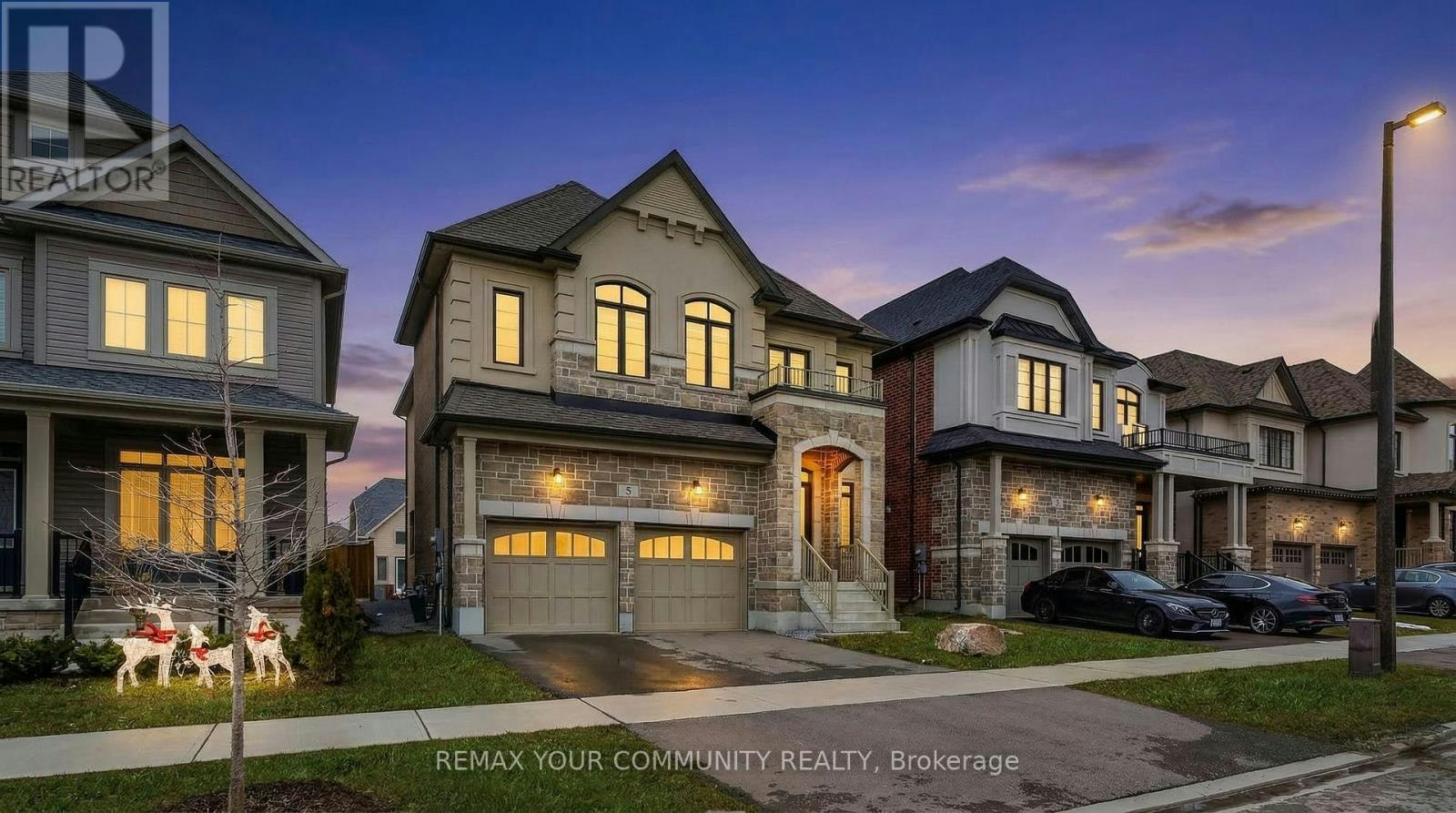 5 Valleo Street, Georgina, ON, L4P 0J8