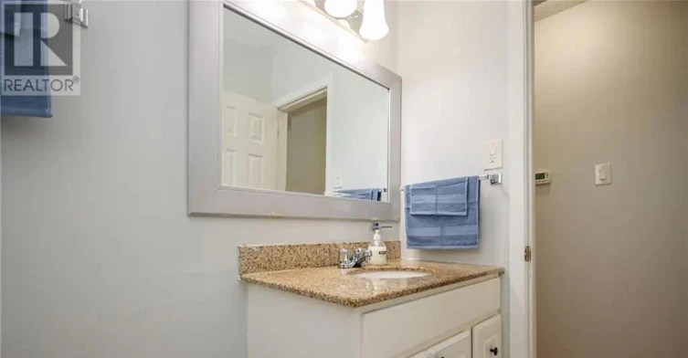 45 Hilliard Avenue, Ottawa, ON, K2E 6B9 - 11