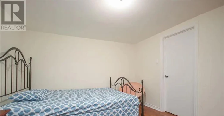 45 Hilliard Avenue, Ottawa, ON, K2E 6B9 - 4