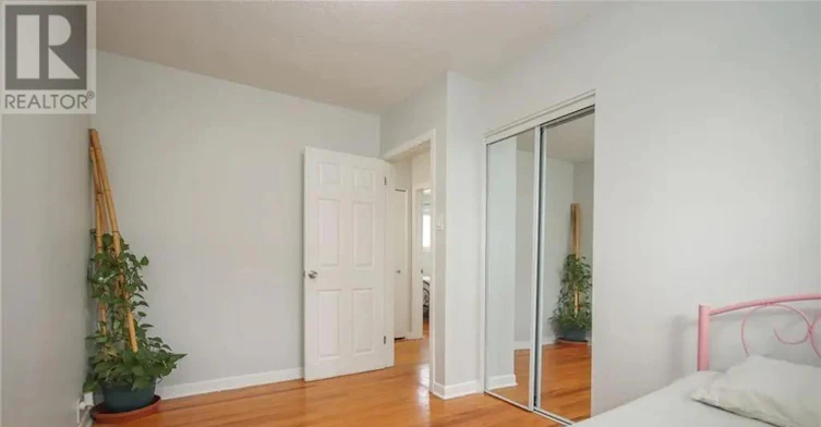 45 Hilliard Avenue, Ottawa, ON, K2E 6B9 - 16