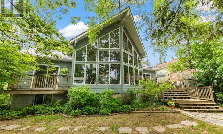 803 Victoria Road