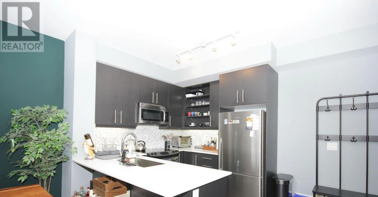 811-55 Oneida Crescent, Richmond Hill, ON, L4B 4T9 - 3