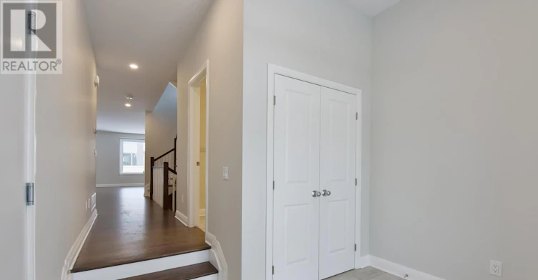 312 Wigwas Street, Ottawa, ON, K1K 5A1 - 4