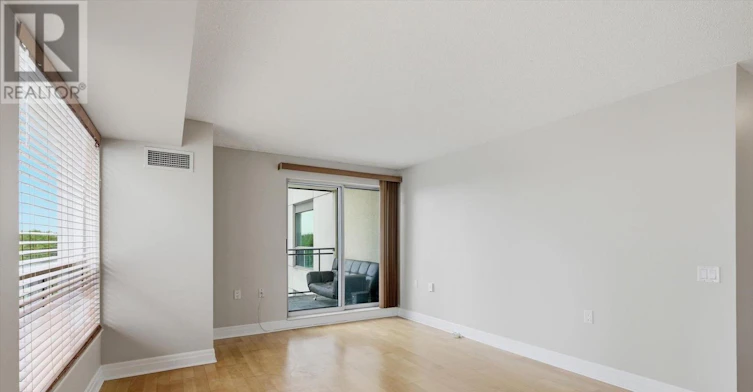 601-21 Hillcrest Avenue, Toronto, ON, M2N 7K2 - 6