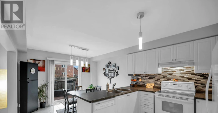 228 Flagstone Way, Newmarket, ON, L3X 2Y2 - 16