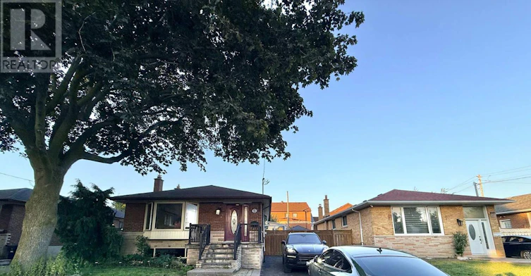UPPER Level 5 Horizon Crescent, Toronto, ON, M1T 2G2 - 2