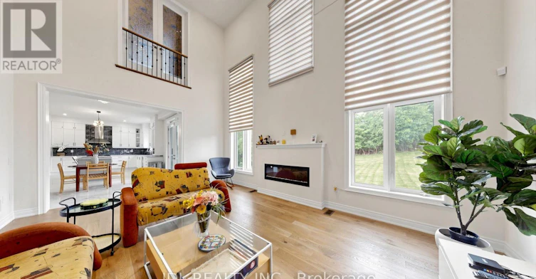 4 Fair Winds Lane, East Gwillimbury, ON, L9N 0E5 - 9