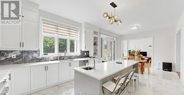 4 Fair Winds Lane, East Gwillimbury, ON, L9N 0E5 - 15