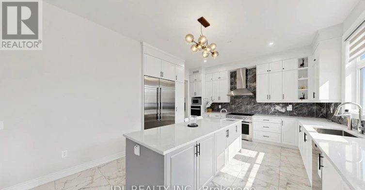 4 Fair Winds Lane, East Gwillimbury, ON, L9N 0E5 - 13