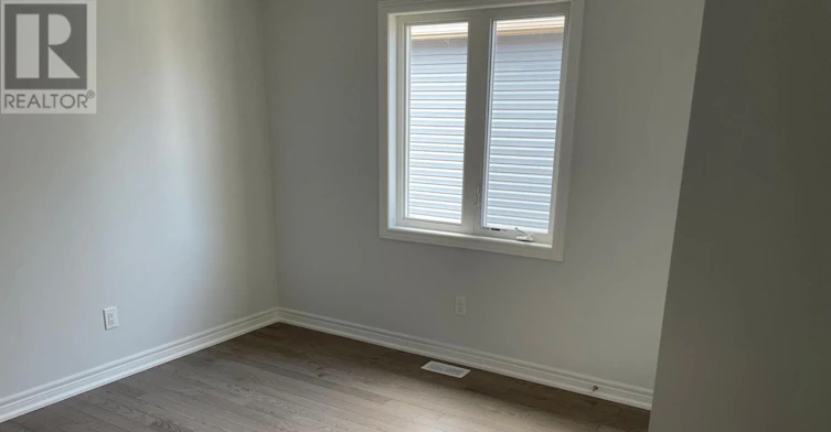 21 Father Muckle Avenue, Georgina, ON, L4P 0C2 - 21