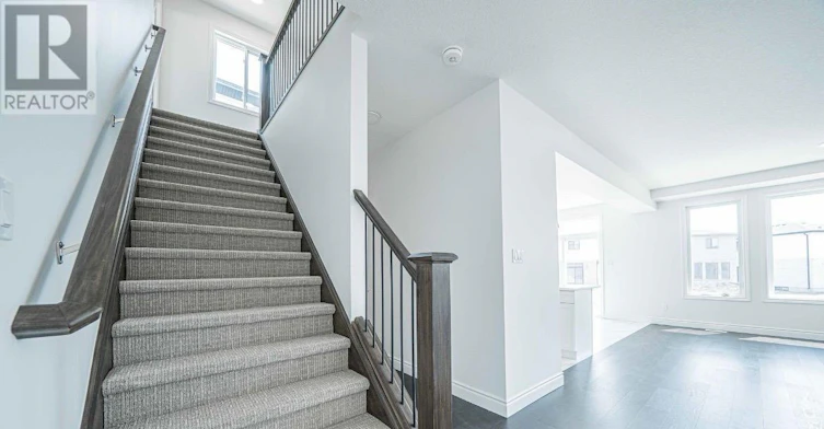 UPPER-201 Roy Mcdonald Drive, London, ON, N6L 0J1 - 6