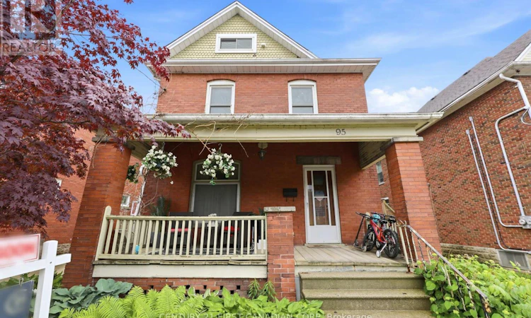 95 Myrtle Street N