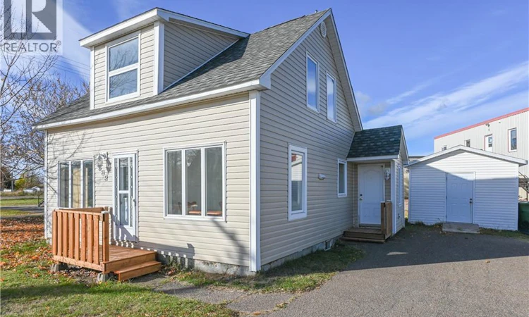 135 Degrâce Street