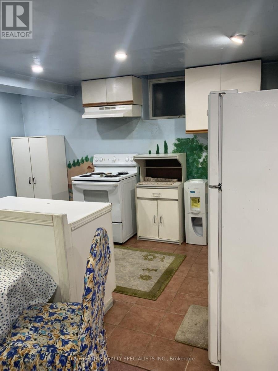 LOWER-141 Yorkland Road, Richmond Hill, ON, L4S 1C5 - 4